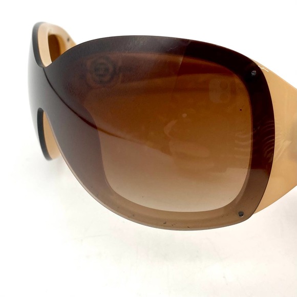 CHANEL Brown Gradient Butterfly Sunglasses main image 10